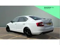 Używany Skoda Octavia vRS 184 KM (135 kW) 2017 Biały Hatchback