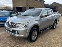 Usado Mitsubishi L200 178 HP (130 kW) 2017 Prateado Pickup