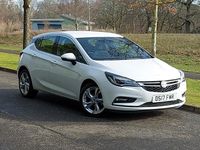 Used Vauxhall Astra SRi 150 HP (110 kW) 2017 White Hatchback