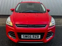 Käytetty Ford Kuga Titanium 180 HP (132 kW) 2016 Punainen Katumaasturi