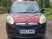 Usado Vauxhall Combo 2013 Rojo Monovolumen