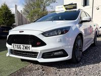 Used Ford Focus ST 250 HP (183 kW) 2017 White Estate