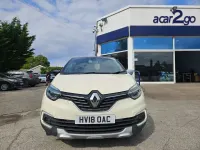 Used Renault Captur Signature 90 HP (66 kW) 2018 Cream/black SUV