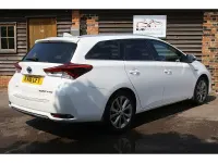 Used Toyota Auris Hybrid 2016 White Estate