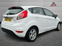 Used Ford Fiesta Zetec 95 HP (69 kW) 2014 White Hatchback