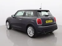 Begagnad Mini Cooper Exclusive 134 HK (98 kW) 2023 Svart Halvkombi