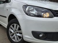 Begagnad VW Caddy Highline 102 HK (75 kW) 2014 Vit Minibuss