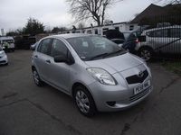 Begagnad Toyota Yaris T2 67 HK (49 kW) 2008 Silver Halvkombi