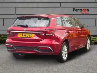 Usado MG MG5 EV Excite 113 kW (154 CV) 2022 Rojo Familiar