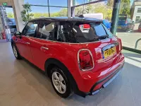 Usado Mini Cooper Classic 136 CV (100 kW) 2021 Rojo Utilitario