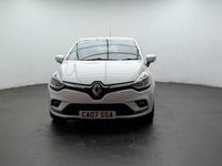 Used Renault Clio IV Iconic 75 HP (55 kW) 2018 White Hatchback