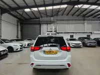 Used Mitsubishi Outlander P-HEV 220 HP (161 kW) 2020 White SUV