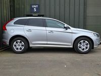 Usado Volvo XC60 SE 190 HP (139 kW) 2017 Prateado SUV