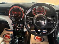 Begagnad Mini Cooper Hatch 136 HK (100 kW) 2014 Grön Halvkombi