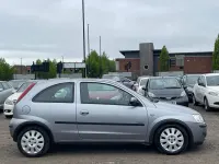 Używany Vauxhall Corsa Active 75 KM (55 kW) 2004 Srebrny Hatchback