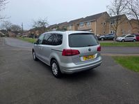 Usado VW Sharan SE 140 HP (102 kW) 2015 Prateado Monovolume