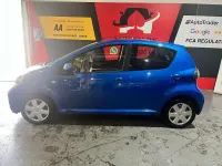 Used Toyota Aygo 67 HP (49 kW) 2010 Blue Hatchback