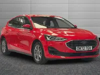 Gebraucht Ford Focus Titanium 125 PS (91 kW) 2023 Rot Kleinwagen