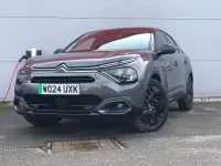 Begagnad Citroën e-C4 100 kW (136 HK) 2024 Grå Halvkombi