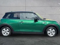 Used Mini Cooper Classic 134 HP (98 kW) 2021 Green Hatchback