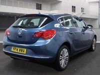 Used Vauxhall Astra Excite 115 HP (84 kW) 2014 Blue Hatchback