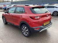 Used Kia Stonic 100 HP (73 kW) 2021 Red SUV