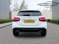 Used Mercedes GLA180 Urban 122 HP (89 kW) 2019 White SUV