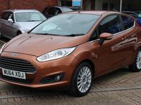 Używany Ford Fiesta Titanium 100 KM (73 kW) 2014 Żółty Hatchback
