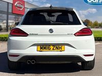 Begagnad VW Scirocco Black Edition 150 HK (110 kW) 2016 Vit Sportkupé