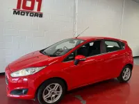 Begagnad Ford Fiesta Zetec 2013 Röd Halvkombi