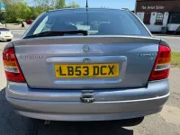 Second-hand Vauxhall Astra Club 105 CP (77 kW) 2004 Argintiu Hatchback