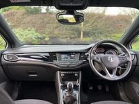 Used Vauxhall Astra SRi 150 HP (110 kW) 2019 Blue Hatchback