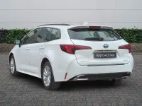 Used Toyota Corolla 140 HP (102 kW) 2025 White Estate