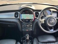 Usado Mini Cooper Exclusive 134 CV (98 kW) 2023 Blanco Utilitario