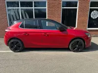Begagnad Vauxhall Corsa-e Elite 100 kW (136 HK) 2021 Röd Halvkombi