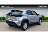 Usado Toyota Yaris Cross 113 HP (83 kW) 2023 Prateado SUV