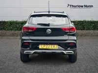 Käytetty MG ZS Exclusive 106 HP (77 kW) 2022 Musta Katumaasturi