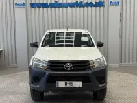 Used Toyota HiLux Active 150 HP (110 kW) 2019 White Pickup