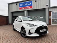 Used Toyota Yaris Hybrid Design 116 HP (85 kW) 2022 White Hatchback