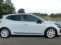 Begagnad Renault Clio V Evolution 143 HK (105 kW) 2025 Halvkombi