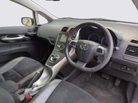 Used Toyota Auris Hybrid 2011 White Hatchback