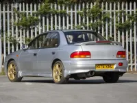Begagnad Subaru Impreza 1999 Silver Sedan