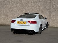 Begagnad Audi A5 Black Edition 272 HK (200 kW) 2015 Vit Sportkupé