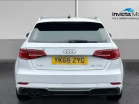 Begagnad Audi A3 S-Line 150 HK (110 kW) 2018 Vit Sedan