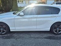 Begagnad BMW 114 Sport Line 2013 Vit Halvkombi