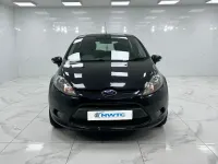 Begagnad Ford Fiesta 2010 Svart Halvkombi