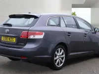 Used Toyota Avensis 147 HP (108 kW) 2010 Grey Estate