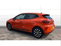 Used Renault Clio Evolution 88 HP (64 kW) 2023 Orange Hatchback