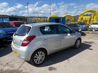 Used Hyundai i20 Style 99 HP (72 kW) 2010 Silver Hatchback
