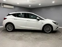 Used Vauxhall Astra Elite 110 HP (80 kW) 2018 White Hatchback